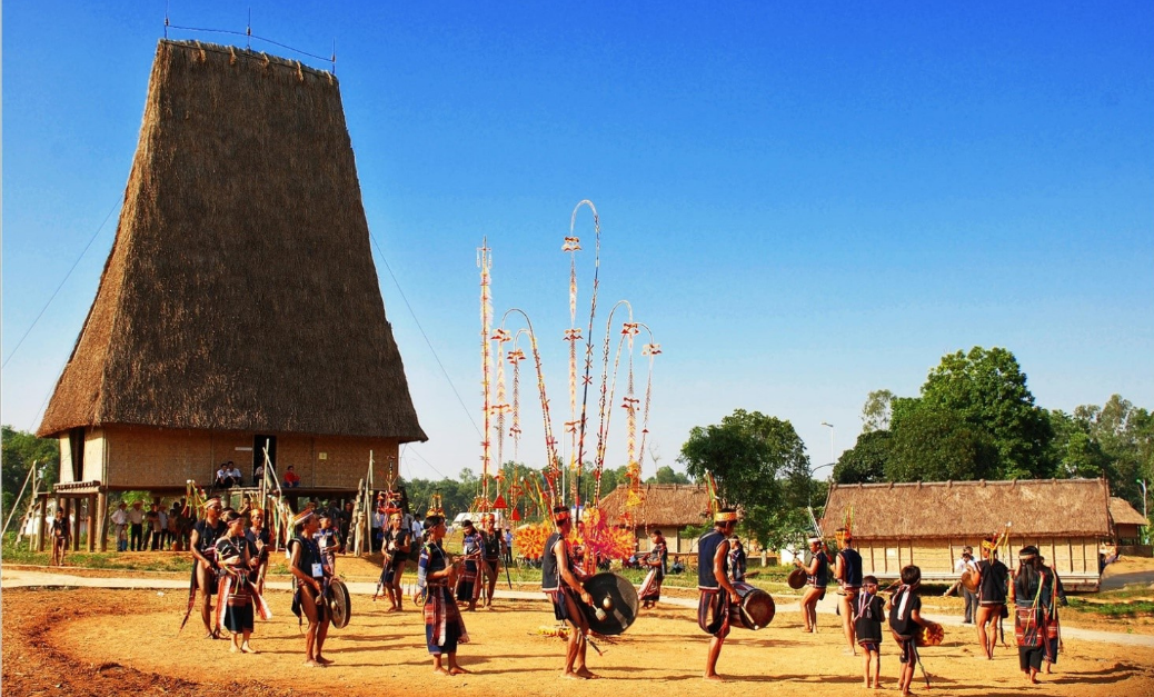 Các dân tộc được bác Hồ cho mang họ Hồ: Bản sắc, Giá trị văn hoá, Cội nguồn lịch sử