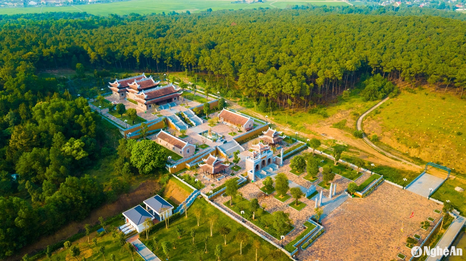 A building surrounded by trees
AI-generated content may be incorrect.