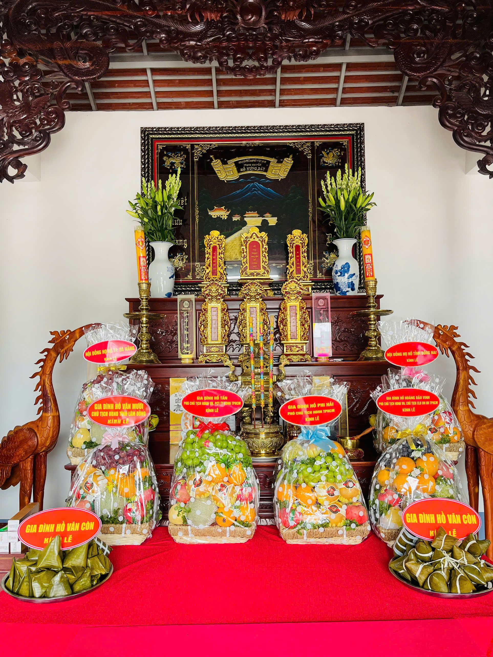 A group of bags of fruit on a table

AI-generated content may be incorrect.