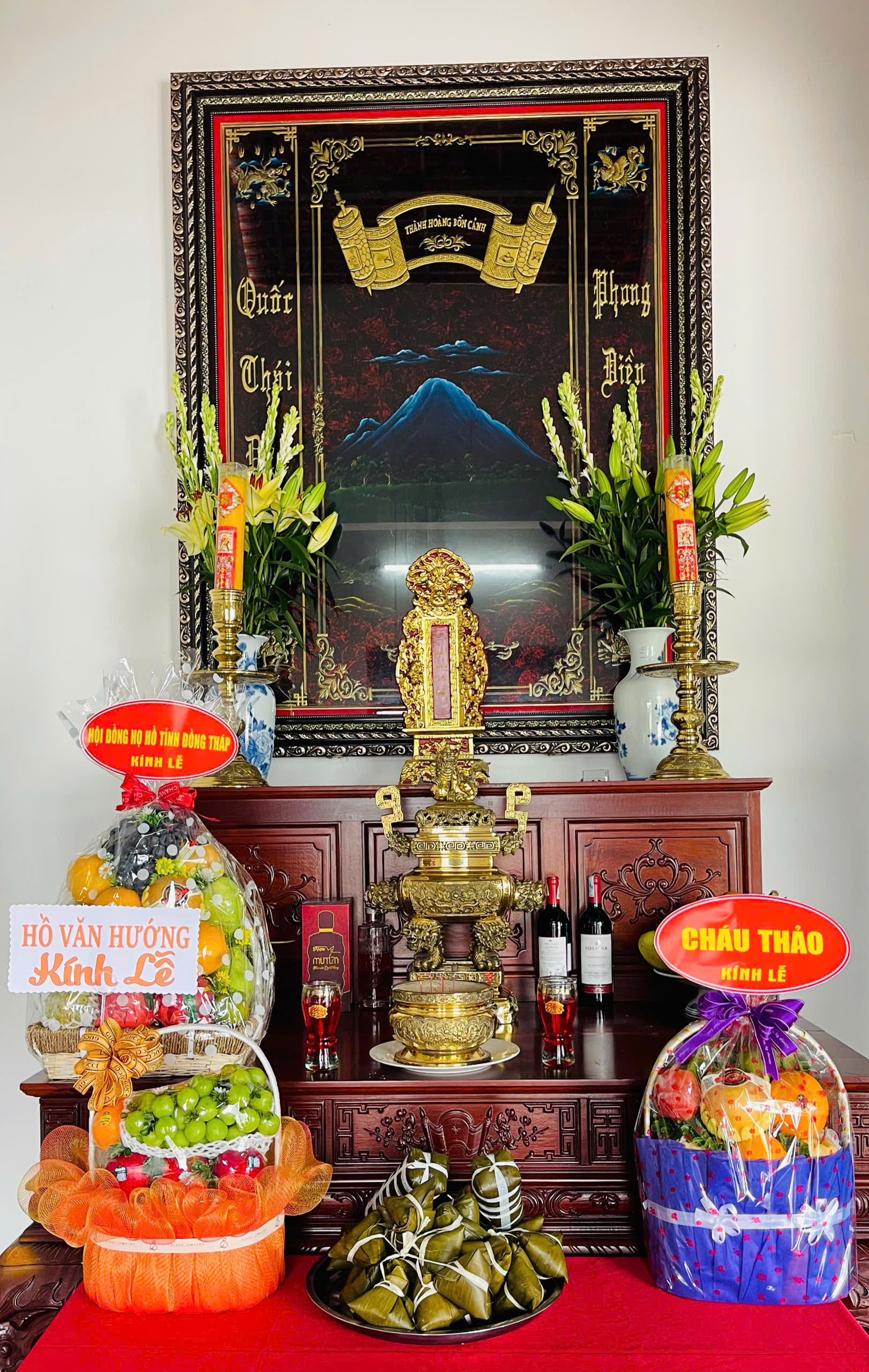 A table with fruit and a picture on it

AI-generated content may be incorrect.