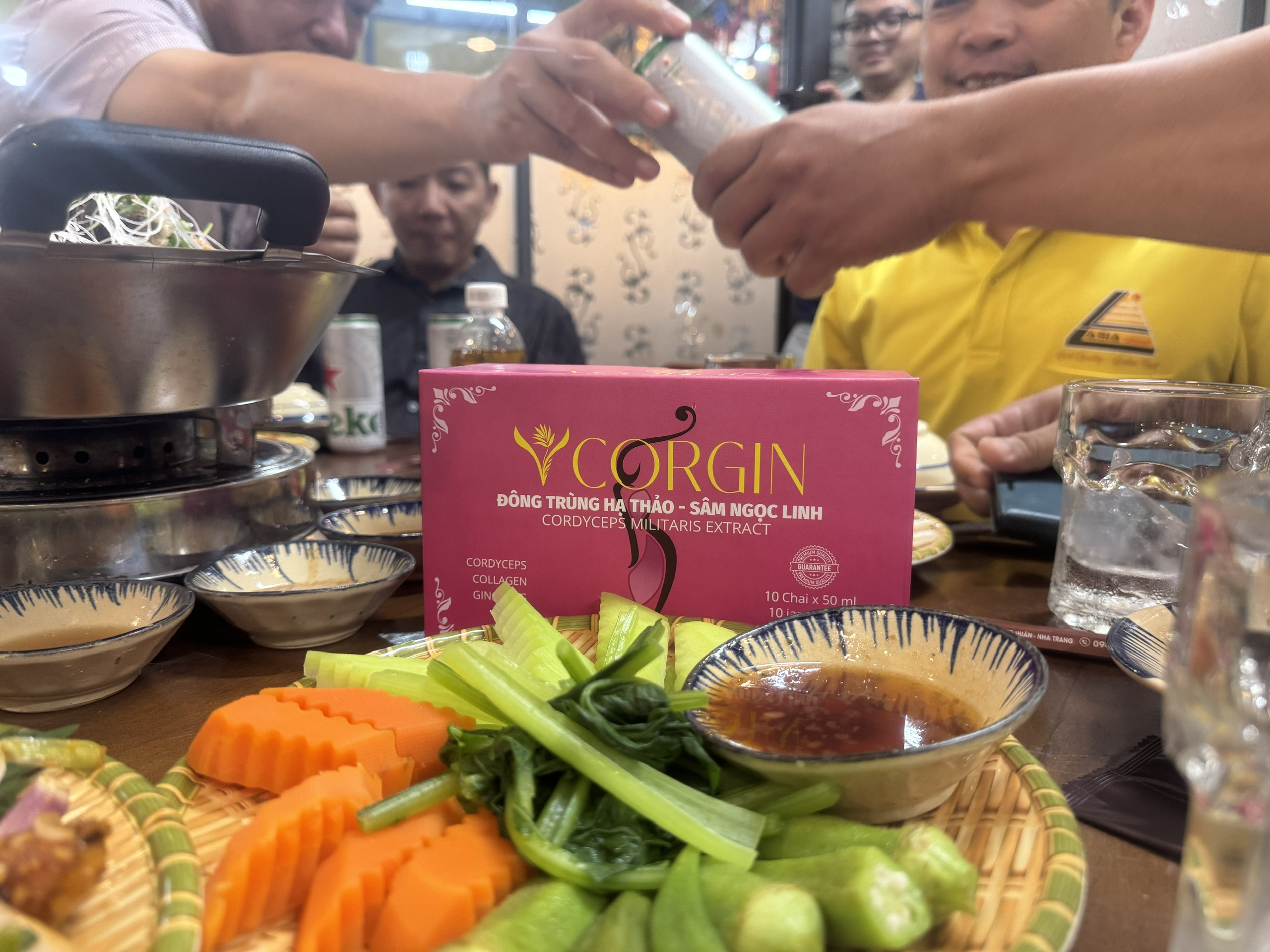 VCORGIN – Từ Sắc Đẹp Đến Bàn Tiệc (Chuyện Vui Của Người Họ Hồ)